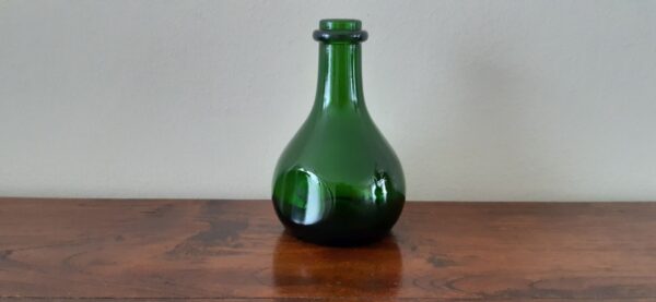 vintage groen flesje