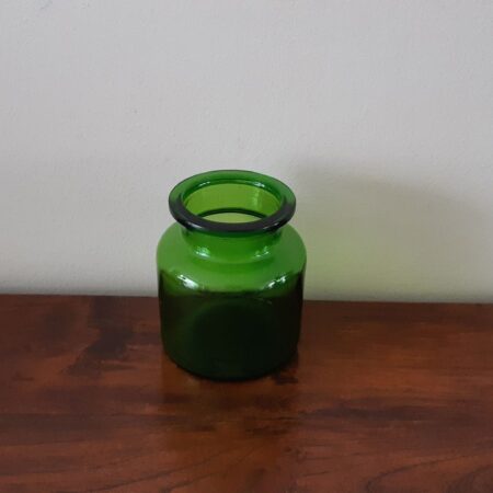 vintage groene glazen pot