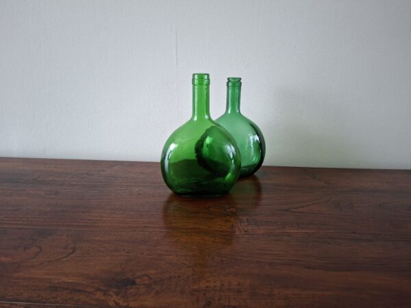 Set van 2 groene vintage flessen 22 cm